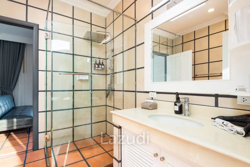 4 Bedrooms 4 Bathrooms 425 SQ.M. Villa Med