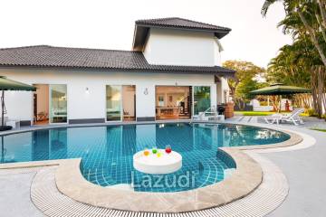 4 Bedrooms 4 Bathrooms 425 SQ.M. Villa Med