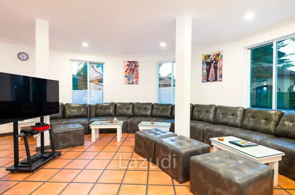 4 Bedrooms 4 Bathrooms 425 SQ.M. Villa Med