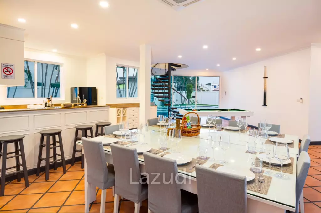 4 Bedrooms 4 Bathrooms 425 SQ.M. Villa Med