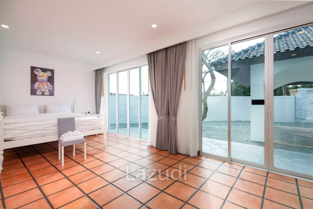 4 Bedrooms 4 Bathrooms 425 SQ.M. Villa Med