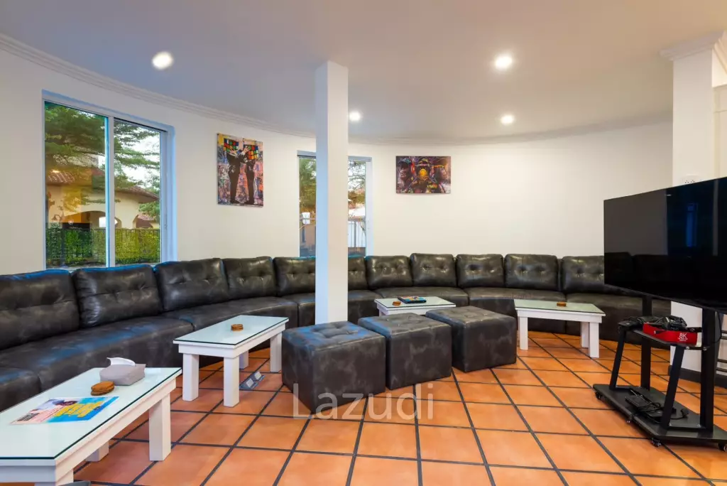 4 Bedrooms 4 Bathrooms 425 SQ.M. Villa Med