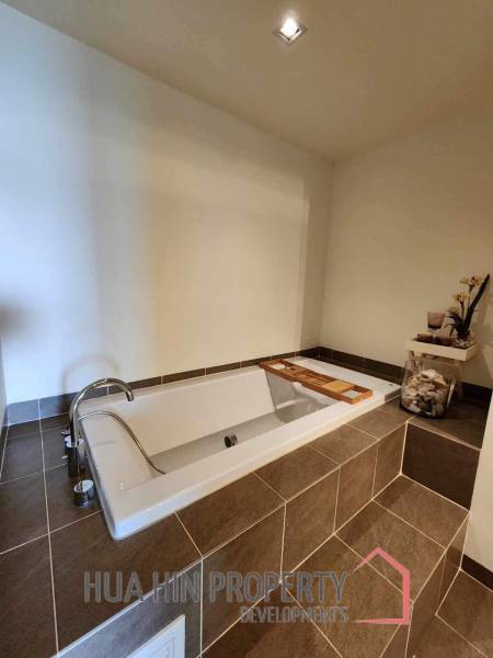 SeaRidge Luxury 2 Bedrooms Penthouse Condo
