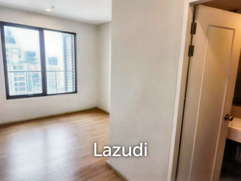 3 Bedrooms 3 Bathrooms 303.64 SQ.M Villa Asok