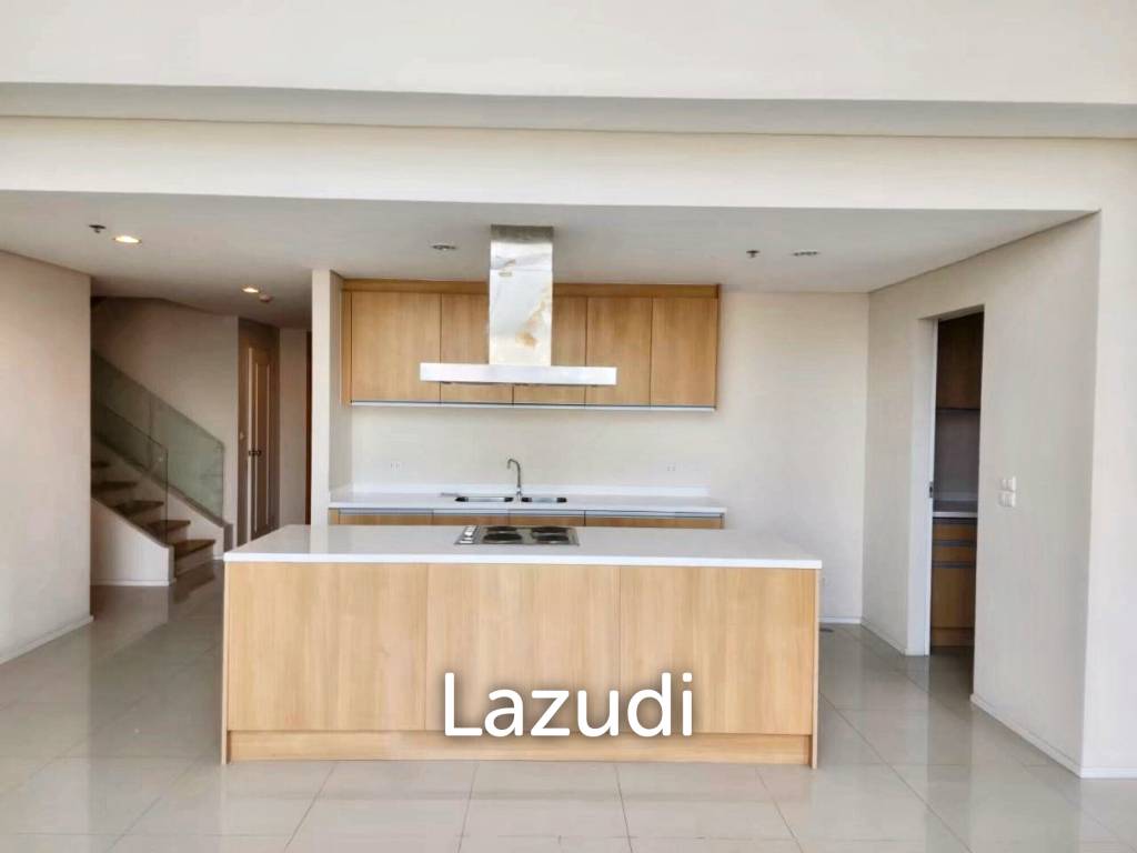 3 Bedrooms 3 Bathrooms 303.64 SQ.M Villa Asok