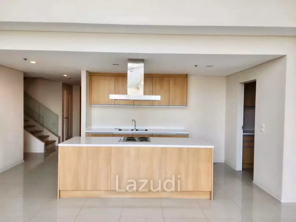 3 Bedrooms 3 Bathrooms 303.64 SQ.M Villa Asok
