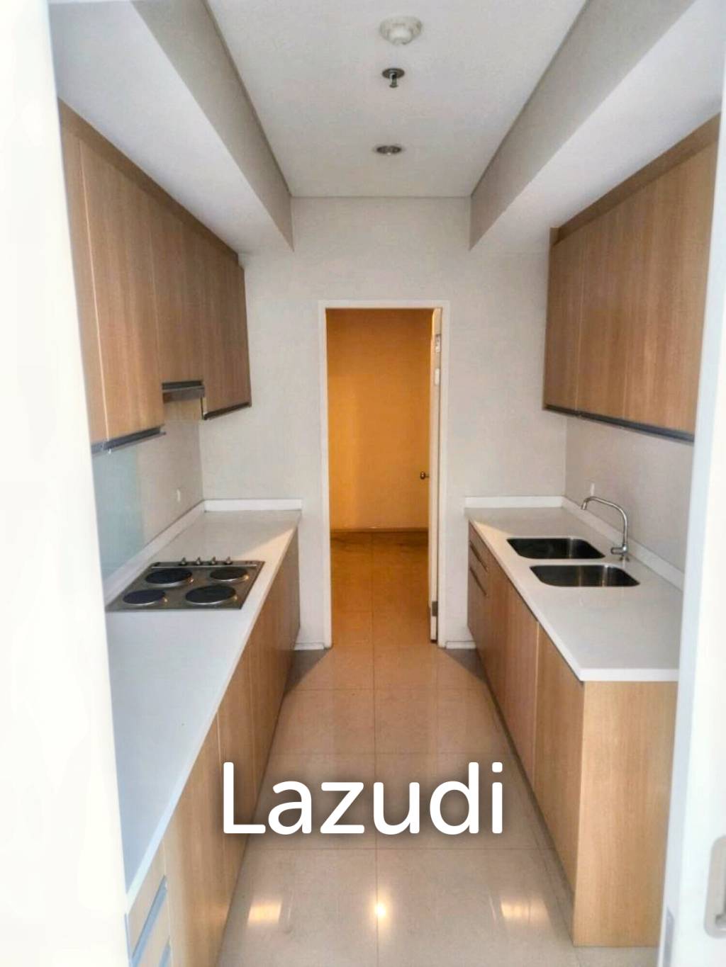 3 Bedrooms 3 Bathrooms 303.64 SQ.M Villa Asok