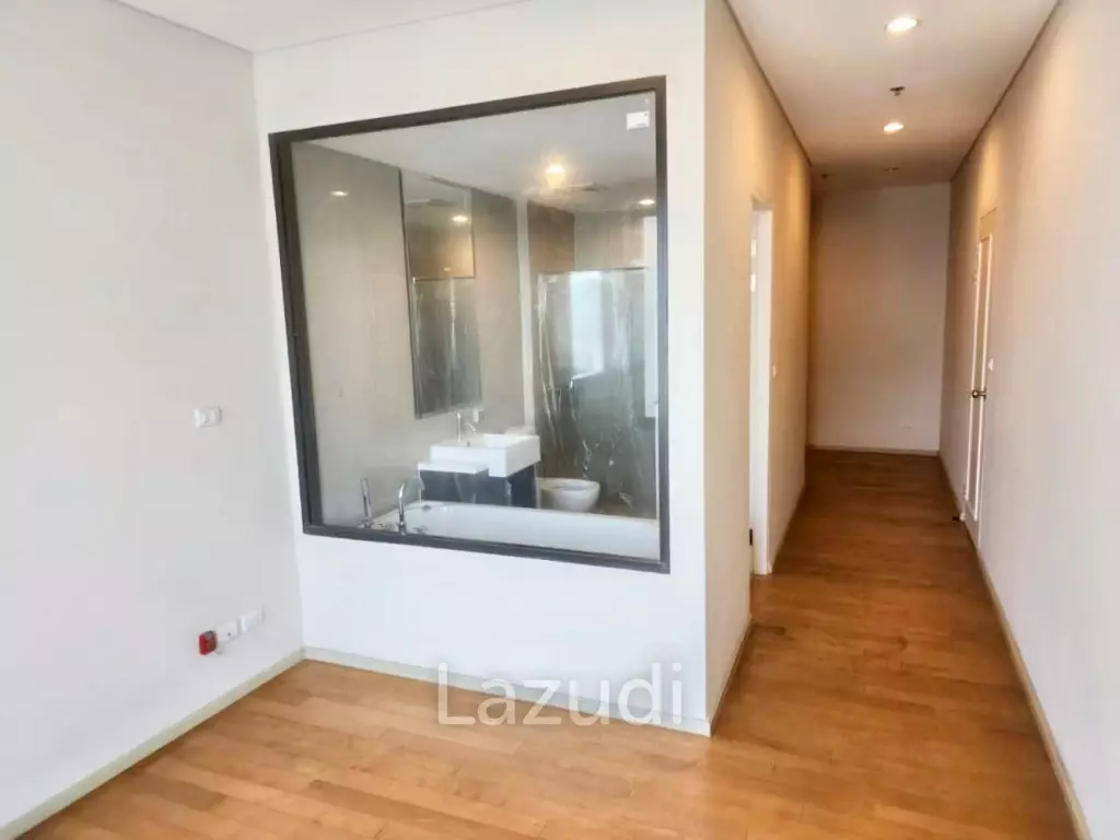 3 Bedrooms 3 Bathrooms 303.64 SQ.M Villa Asok