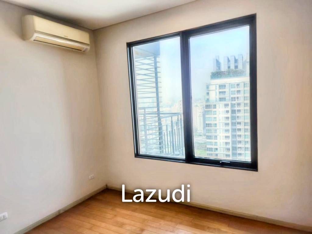 3 Bedrooms 3 Bathrooms 303.64 SQ.M Villa Asok