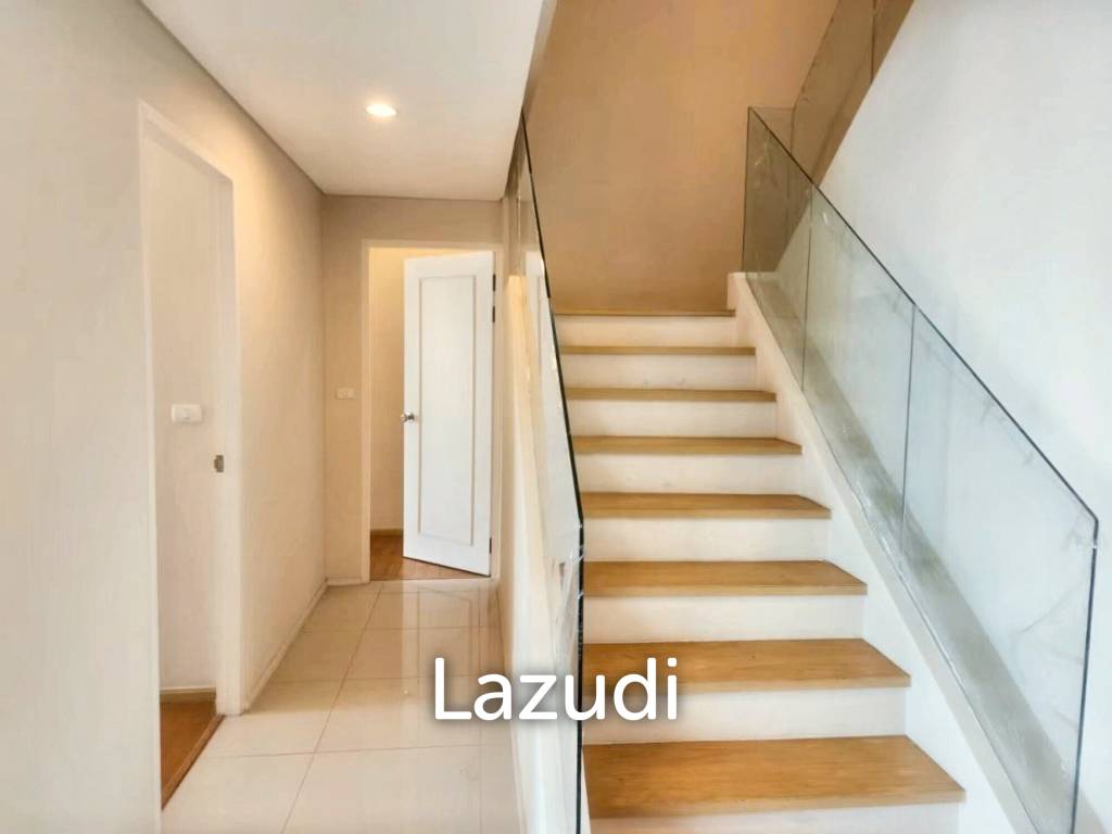 3 Bedrooms 3 Bathrooms 303.64 SQ.M Villa Asok