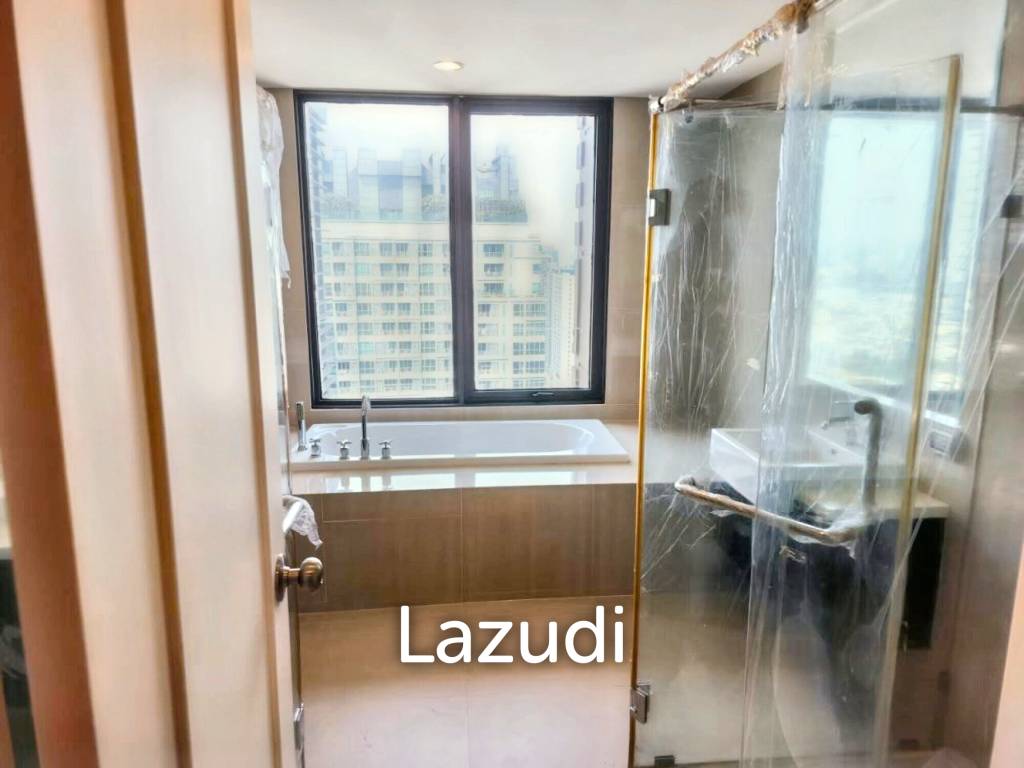 3 Bedrooms 3 Bathrooms 303.64 SQ.M Villa Asok