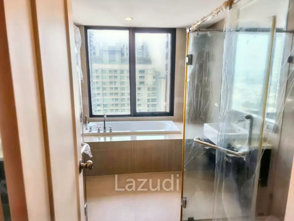 3 Bedrooms 3 Bathrooms 303.64 SQ.M Villa Asok
