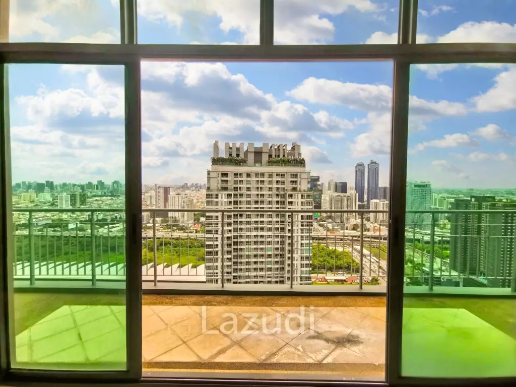 3 Bedrooms 3 Bathrooms 303.64 SQ.M Villa Asok