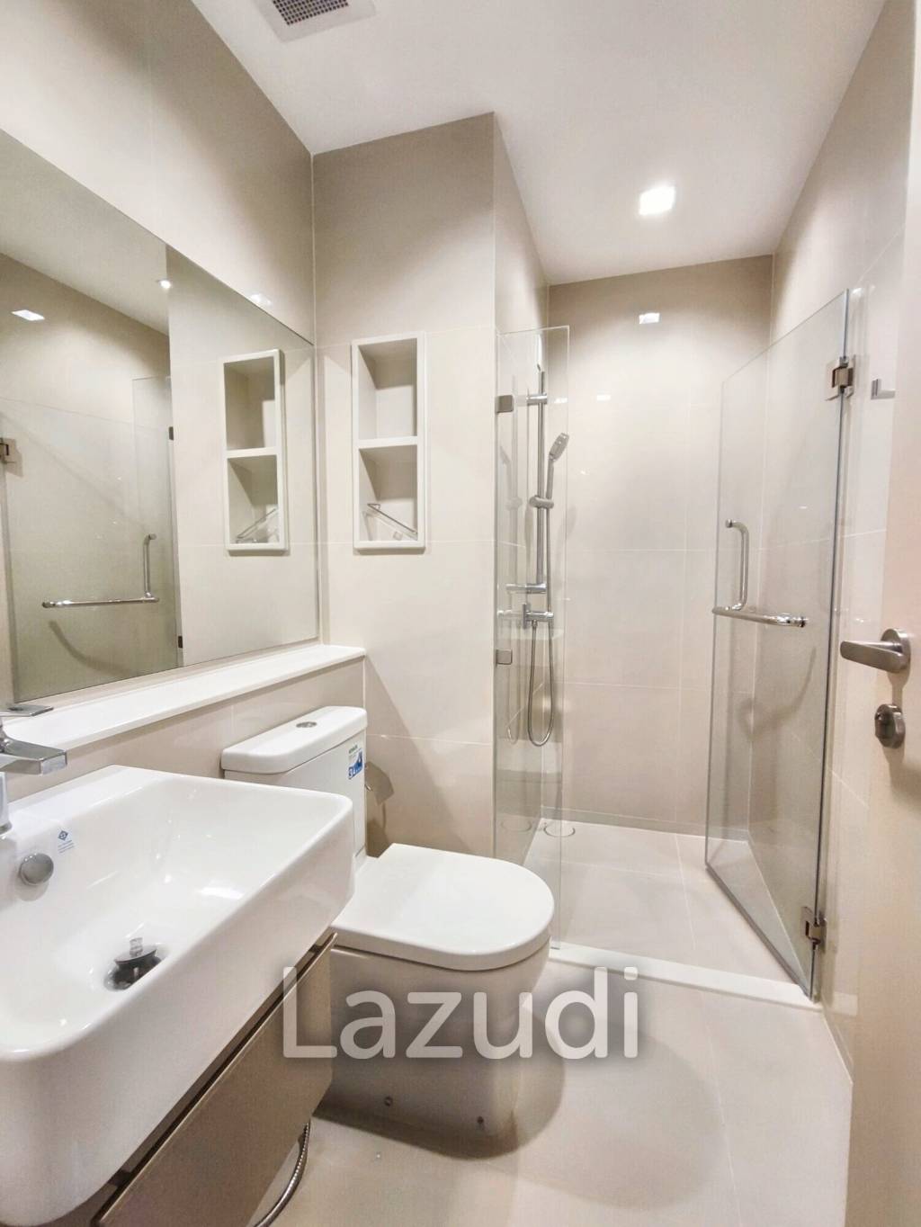 2 Bed 2 Bath 57 SQ.M Life Sathorn Sierra