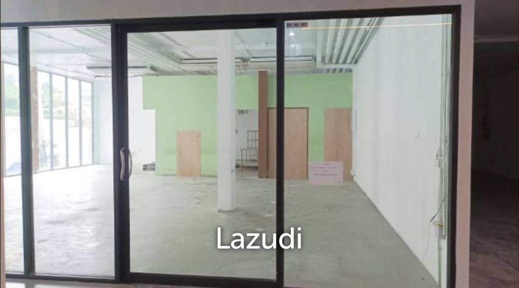 Retail Space near Petchburi MRT Bangkok