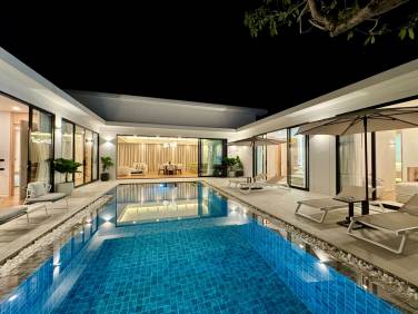 Brand new modern 3-bedroom pool villa in Soi Pasak 3