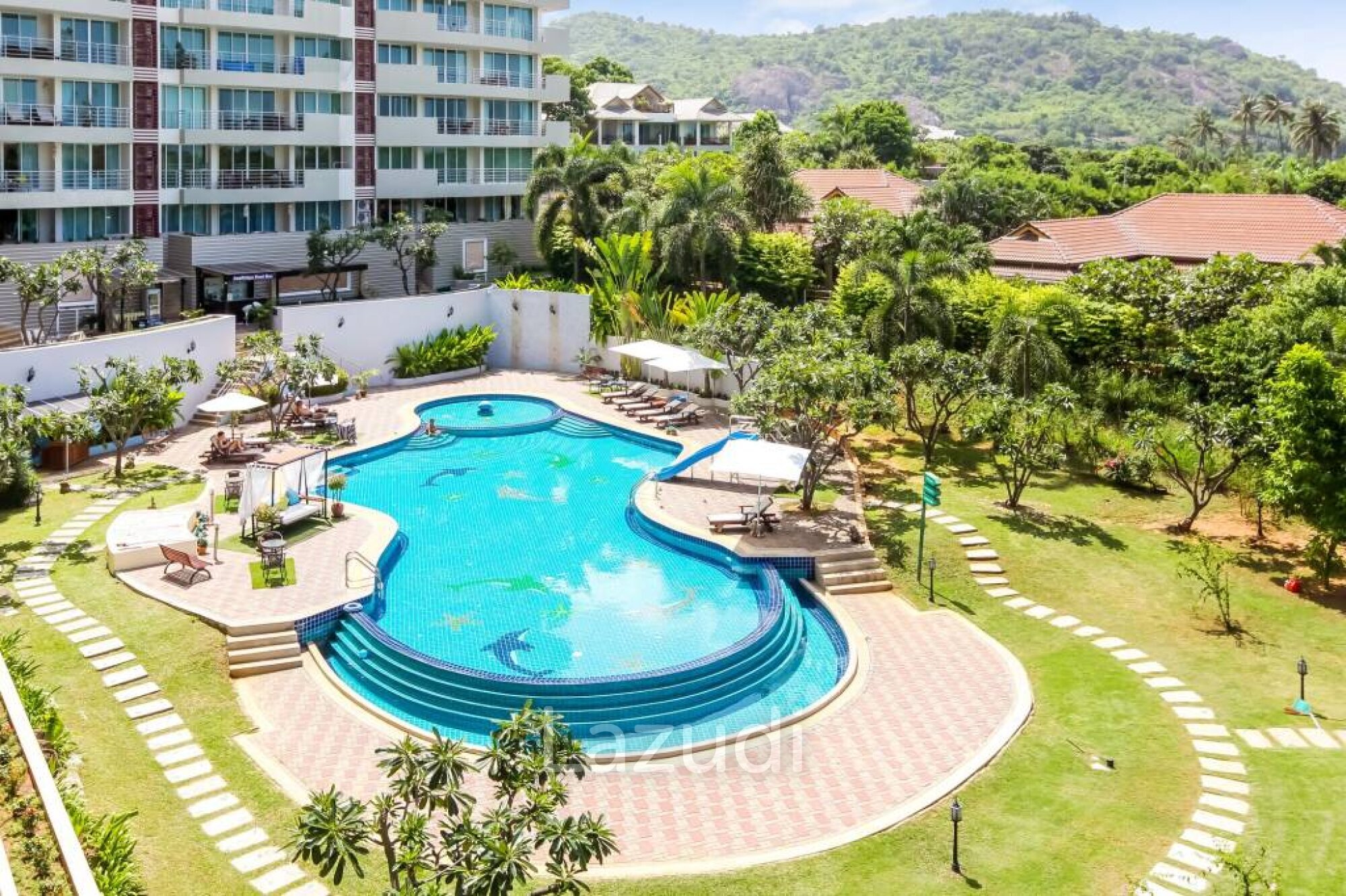 3 bed Condo for Sale in Hua Hin LAZ192076