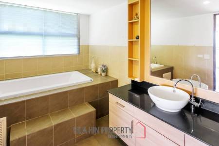 Searidge: Large 3 Bedroom Condo With Great Views
