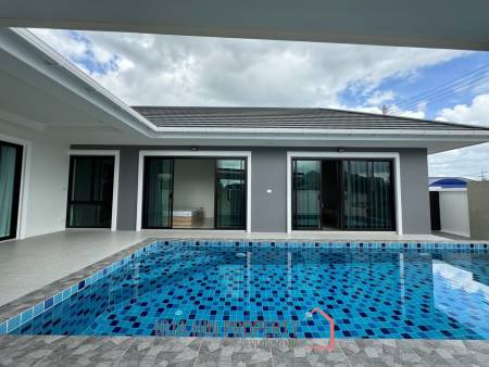 3 bed 3 bath 200 SQ.M Huguh Home Pool Villa Cha Am