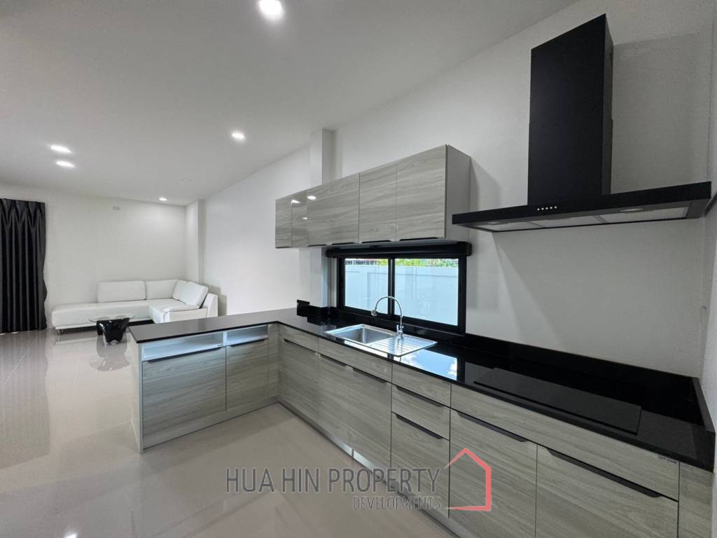 3 bed 3 bath 200 SQ.M Huguh Home Pool Villa Cha Am