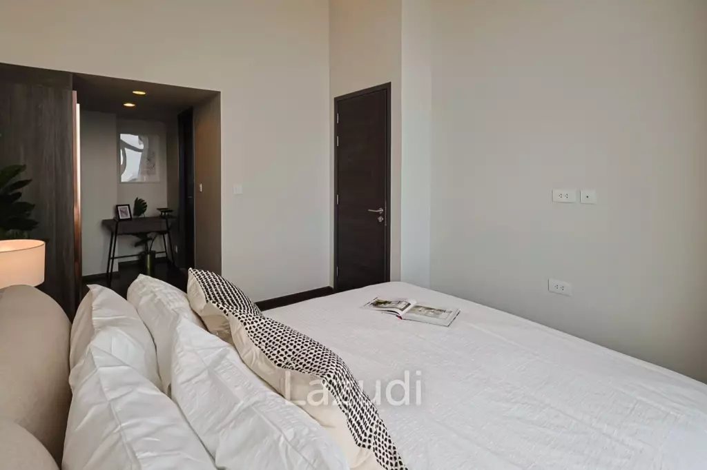 2 Bed Duplex 65SQ.M C Ekkamai