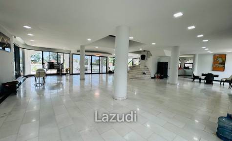 8 Beds 9 Baths 1,000 SQ.M. Pattaya Paradise Village