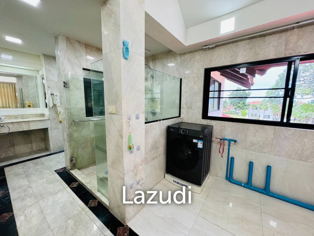 8 Beds 9 Baths 1,000 SQ.M. Pattaya Paradise Village
