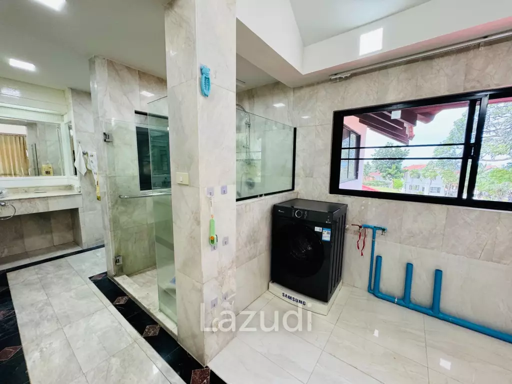 8 Beds 9 Baths 1,000 SQ.M. Pattaya Paradise Village