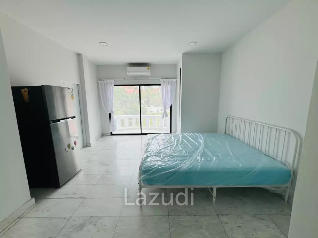 8 Beds 9 Baths 1,000 SQ.M. Pattaya Paradise Village