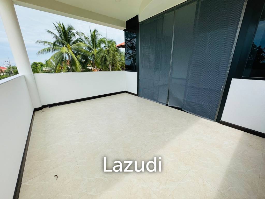 8 Beds 9 Baths 1,000 SQ.M. Pattaya Paradise Village