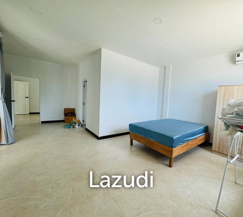 8 Beds 9 Baths 1,000 SQ.M. Pattaya Paradise Village