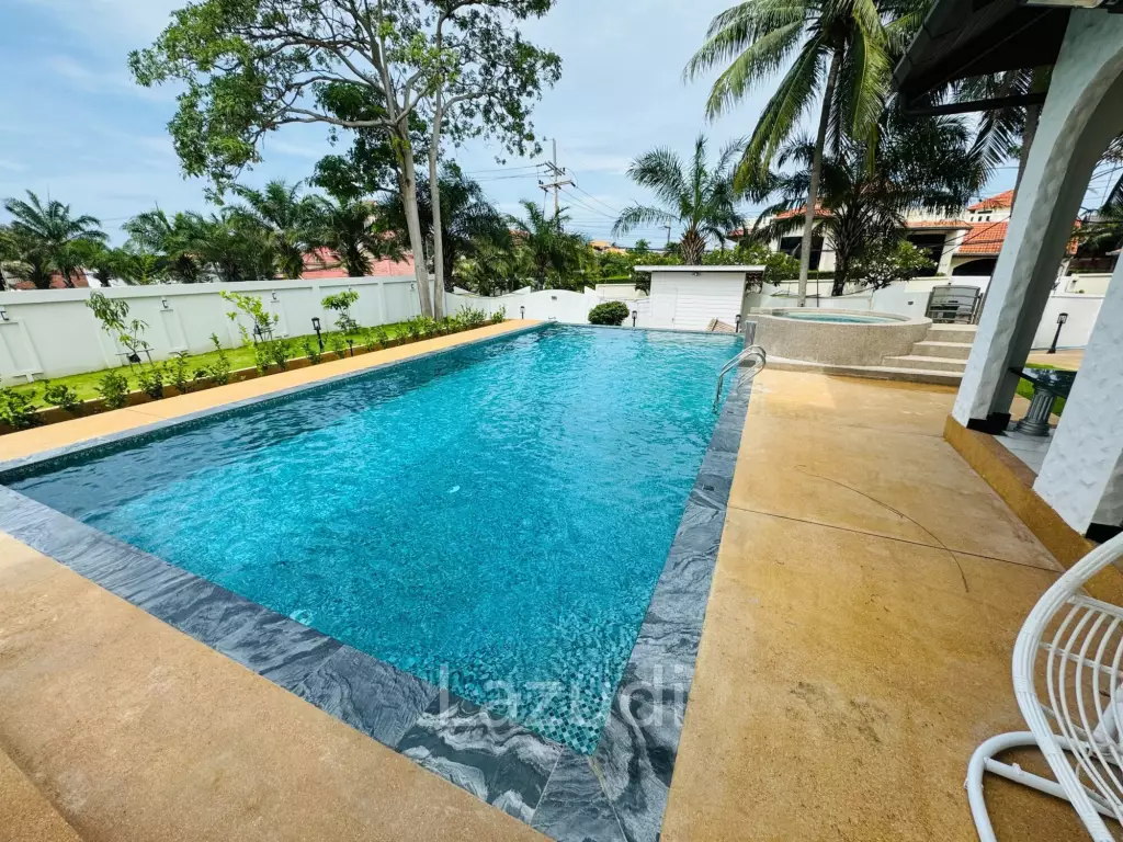8 Beds 9 Baths 1,000 SQ.M. Pattaya Paradise Village