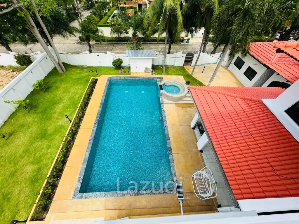 8 Beds 9 Baths 1,000 SQ.M. Pattaya Paradise Village