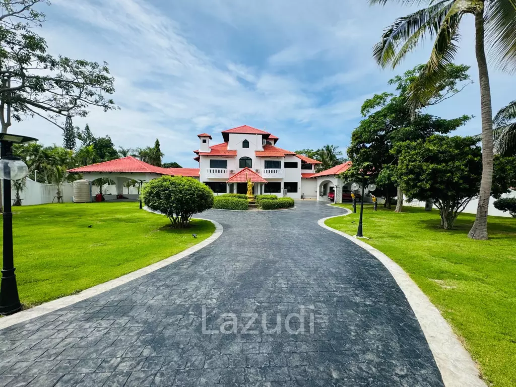 8 Beds 9 Baths 1,000 SQ.M. Pattaya Paradise Village