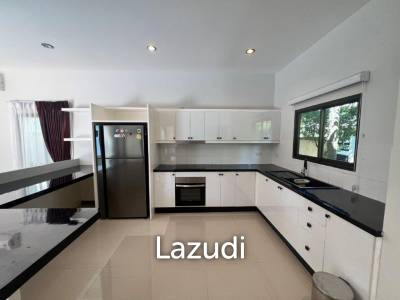 THE HEIGHTS : Good value 3 bed pool villa
