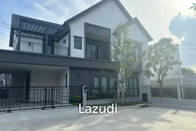4 Bed 5 Bath 303 SQ.M Centro Bangna Km.7