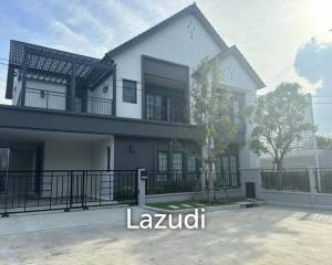 4 Bed 5 Bath 303 SQ.M Centro Bangna Km.7