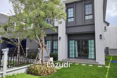 4 Bed 5 Bath 303 SQ.M Centro Bangna Km.7