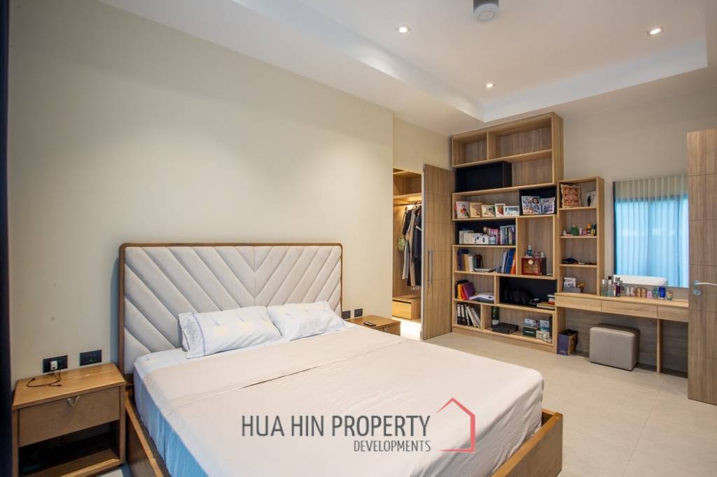 Luxury Modern Villa in Hua Hin with Pool and Mountain Views