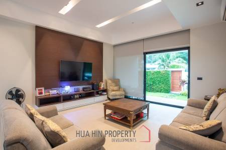 Luxury Modern Villa in Hua Hin with Pool and Mountain Views