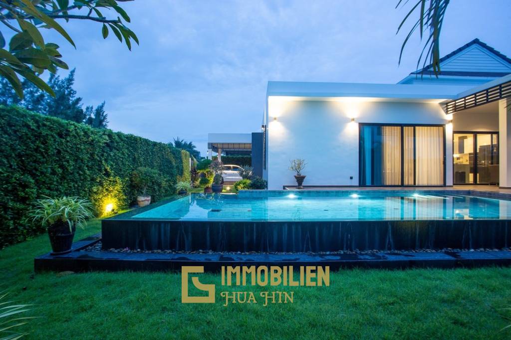 Luxury Modern Villa in Hua Hin with Pool and Mountain Views