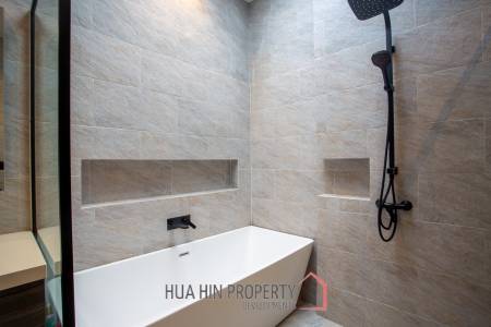 Luxury Modern Villa in Hua Hin with Pool and Mountain Views