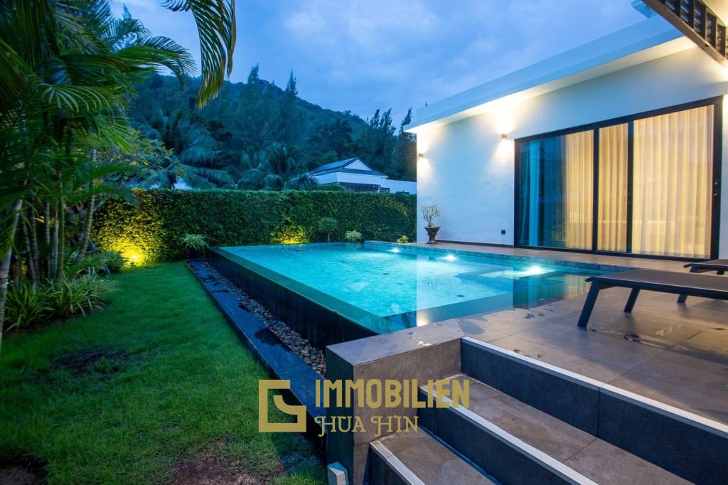 Luxury Modern Villa in Hua Hin with Pool and Mountain Views