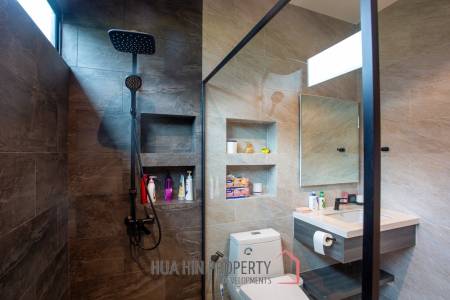 Luxury Modern Villa in Hua Hin with Pool and Mountain Views