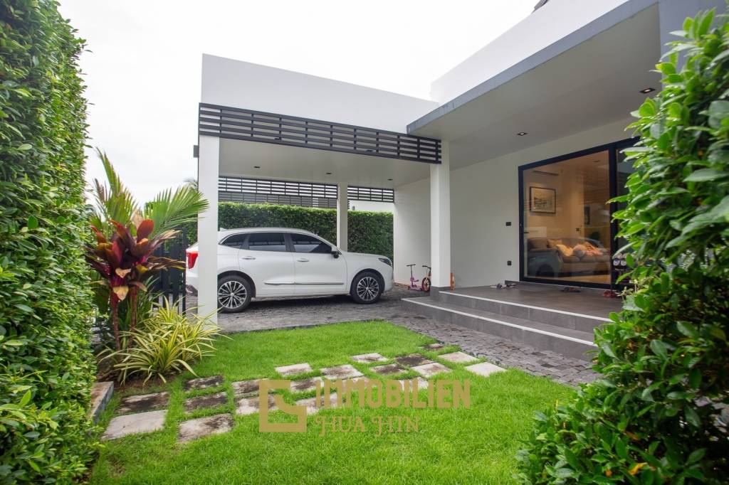 Luxury Modern Villa in Hua Hin with Pool and Mountain Views