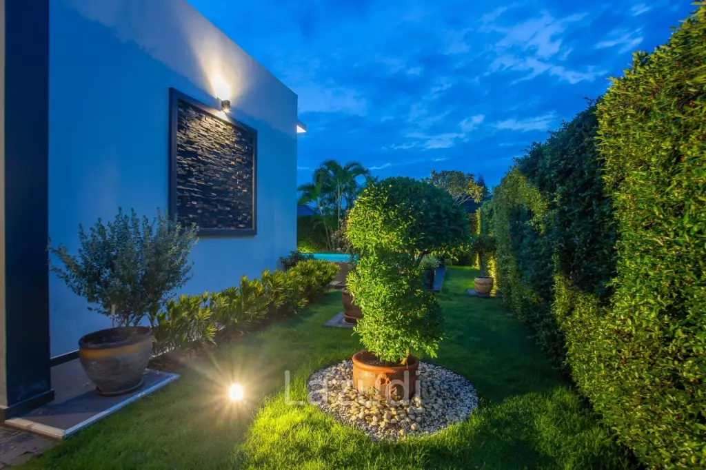 Luxury Modern Villa in Hua Hin with Pool and Mountain Views