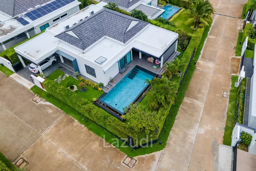 Luxury Modern Villa in Hua Hin with Pool and Mountain Views