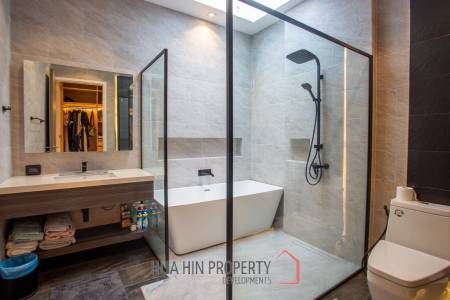 Luxury Modern Villa in Hua Hin with Pool and Mountain Views