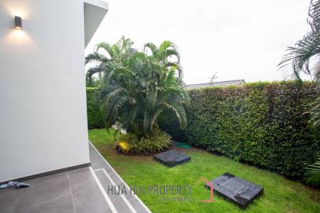 Luxury Modern Villa in Hua Hin with Pool and Mountain Views