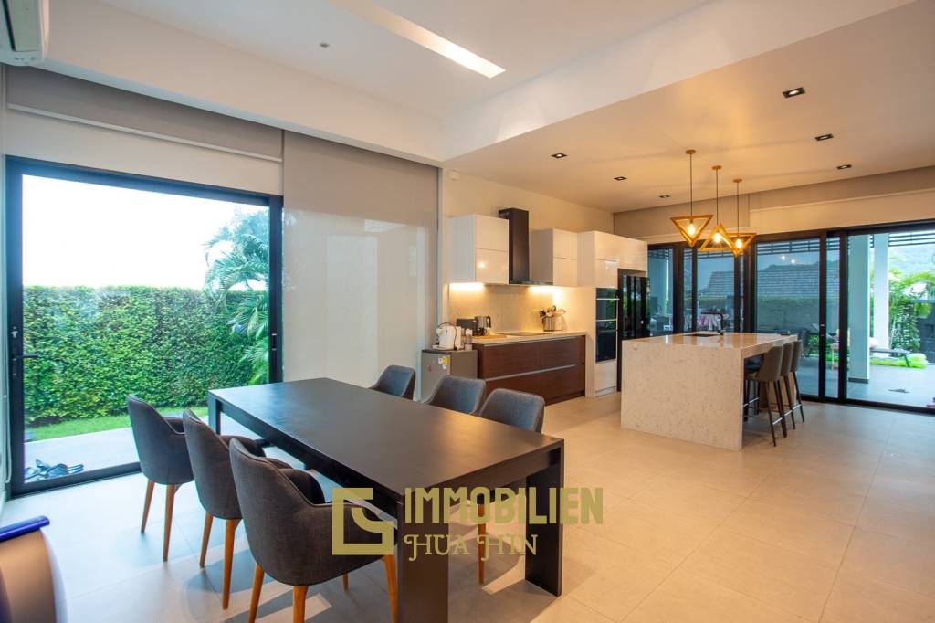 Luxury Modern Villa in Hua Hin with Pool and Mountain Views